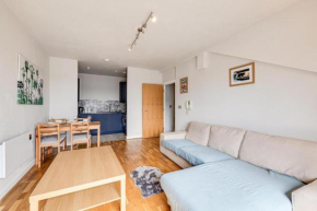 Large 2 Bed 2 Bath Central Manchester